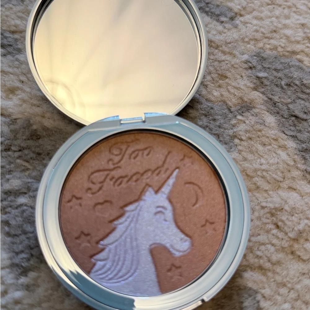 NIB Too Faced Unicorn Tears iridescent bronzer